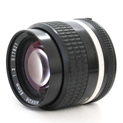 C2268 : Nikon Ai-s AIS Nikkor 85mm F/2 MF Portrait Prime Lens