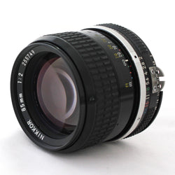C2423 : Nikon Ai Nikkor 85mm F/2 MF Telephoto Portrait Lens with Hood HS-10