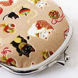 JZZFA303-585-BE : Japanese Traditional Chirimen Gamaguchi Coin Purse Lucky Charm Design (Beige)